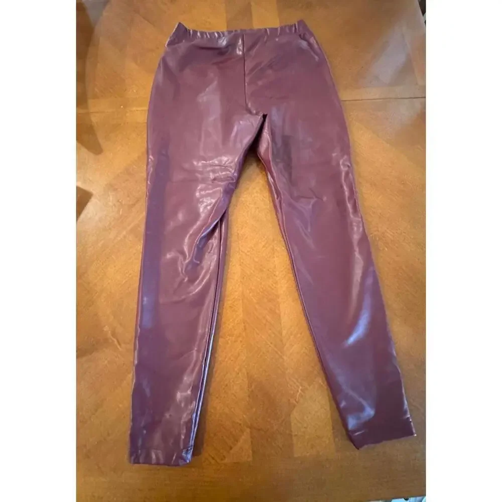 Stylish Faux Leather Leggings - Burgundy large
Old Navy p-1-101 - Picture 5 of 5